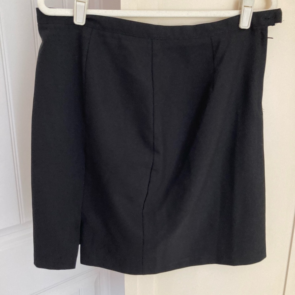 Short black skirt